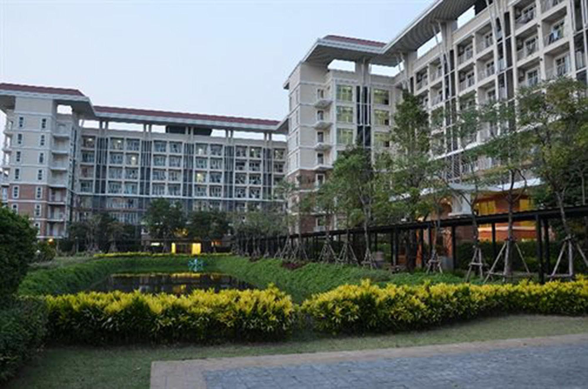 Grow Residences Bangkok Exterior foto